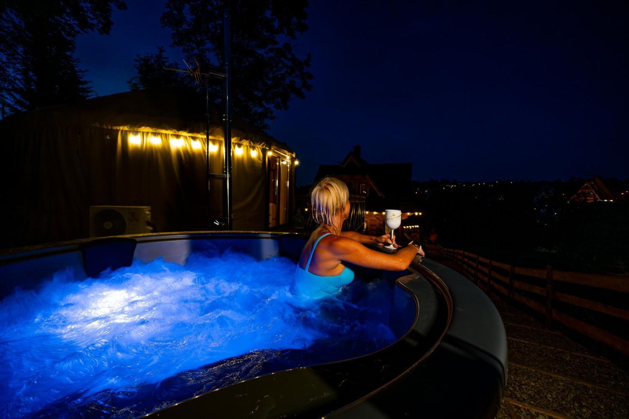 Jurta Na Wypasie - Luksusowy Namiot Z Widokiem Na Gory - Jacuzzi, Sauna, Split Ac, Private, Star View Zakopane Eksteriør billede